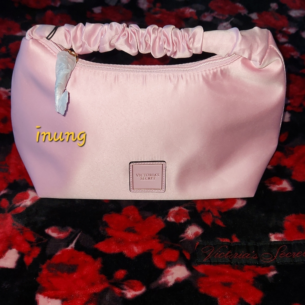 Victoria secret Scrunch bag NWT - Picture 6 of 9